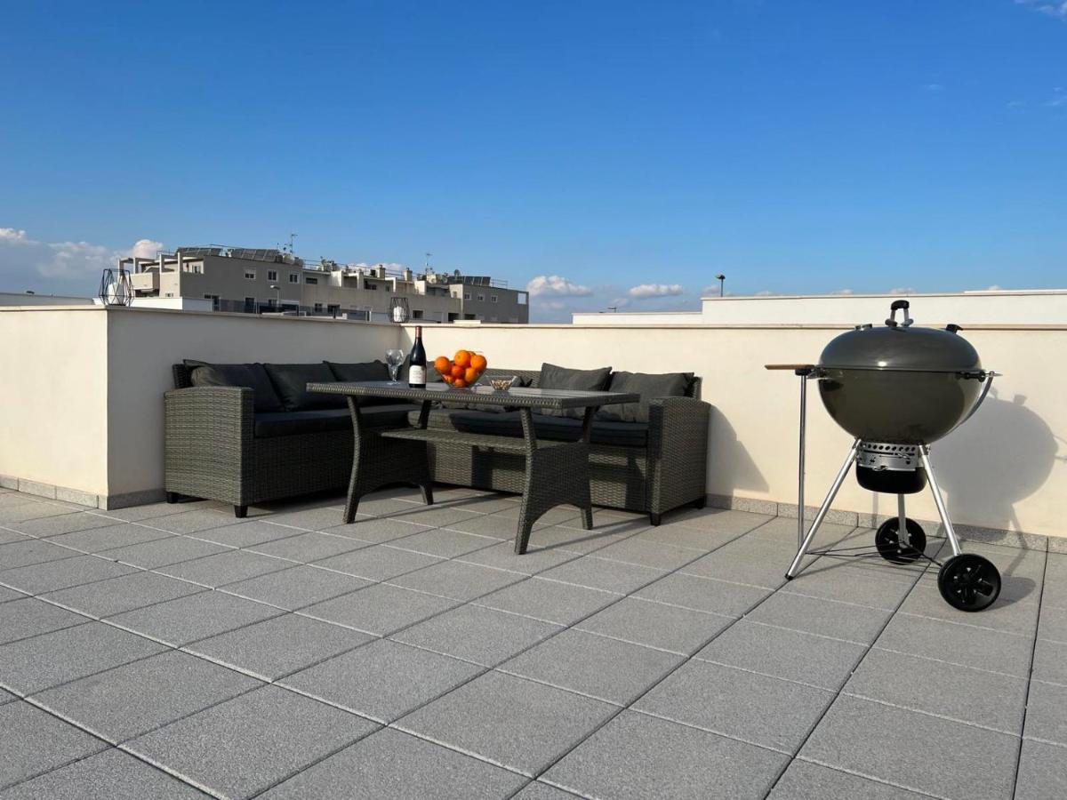 New Villa With Rooftop Terrace And Pool Daya Nueva Buitenkant foto