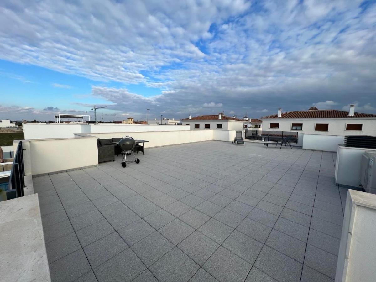 New Villa With Rooftop Terrace And Pool Daya Nueva Buitenkant foto